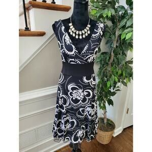 Speechless Women's Black Floral Polyester V-Neck Sleeveless Knee Length Dress S